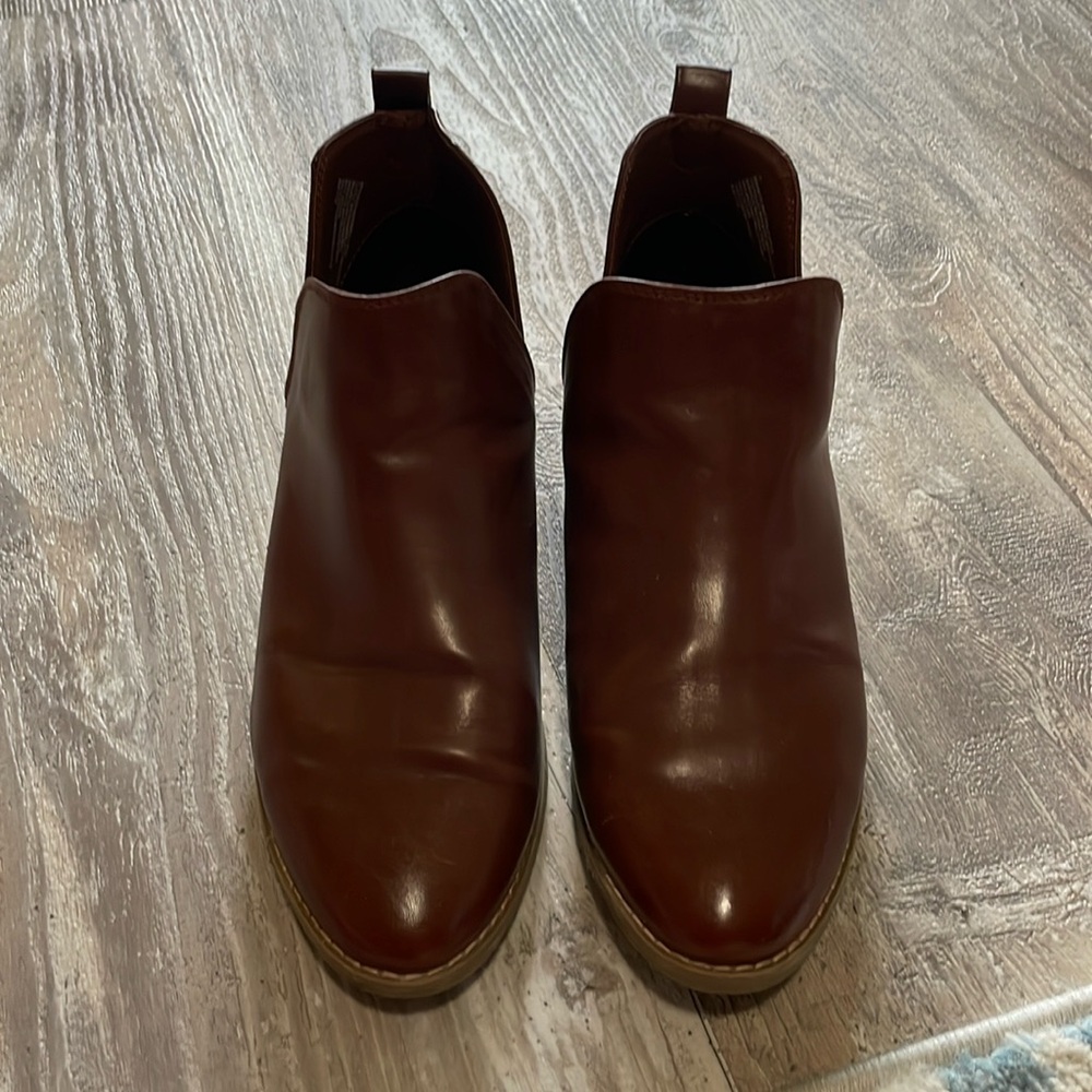 Universal Thread Size 11 Slip On Bootie - image 1